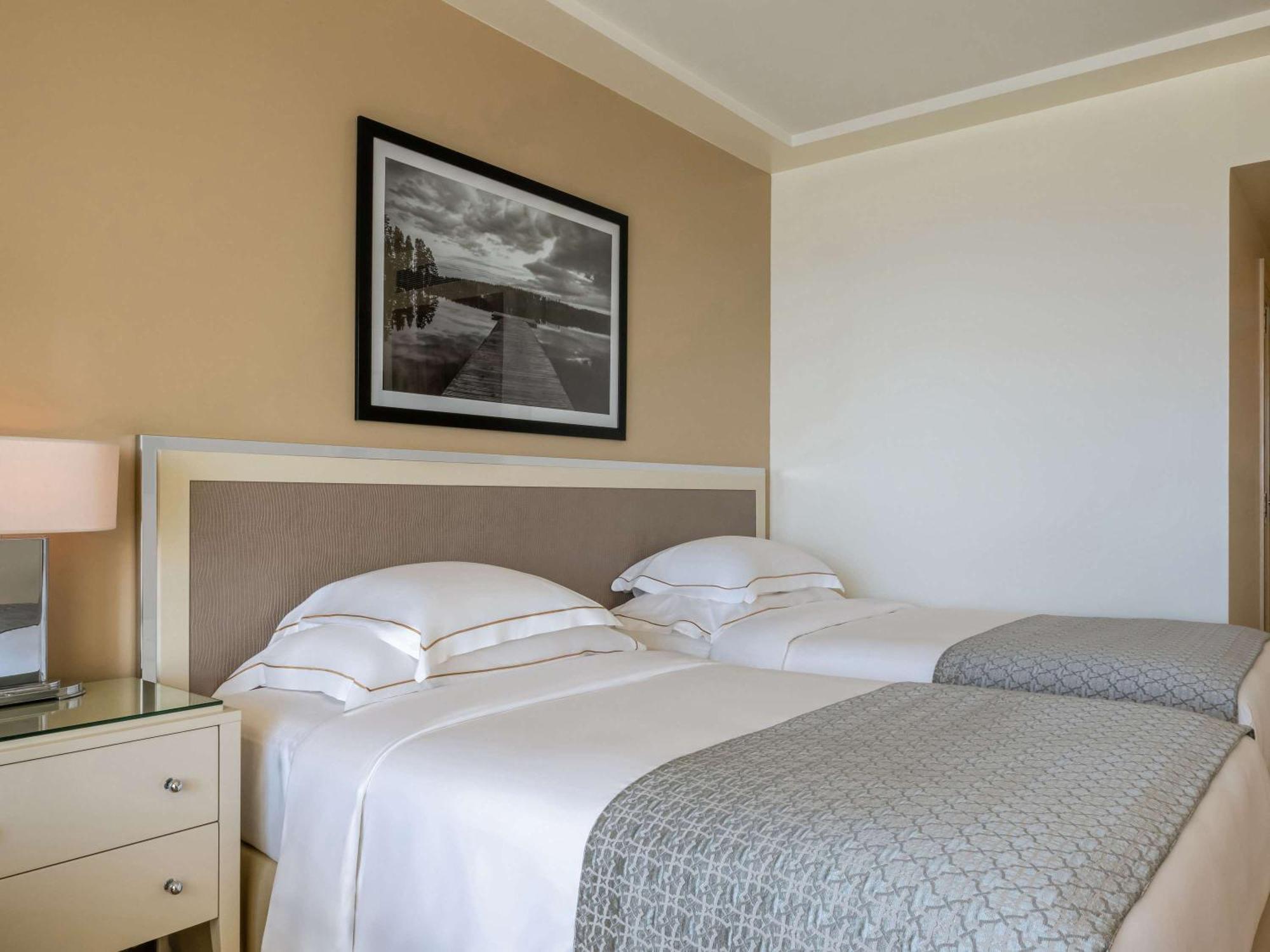 Moevenpick Hotel Бейрут Екстер'єр фото