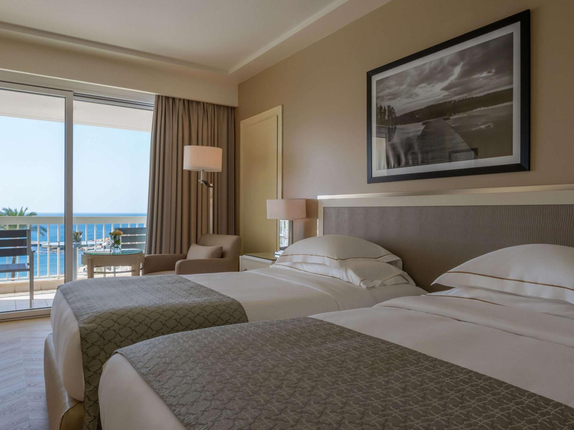 Moevenpick Hotel Бейрут Екстер'єр фото