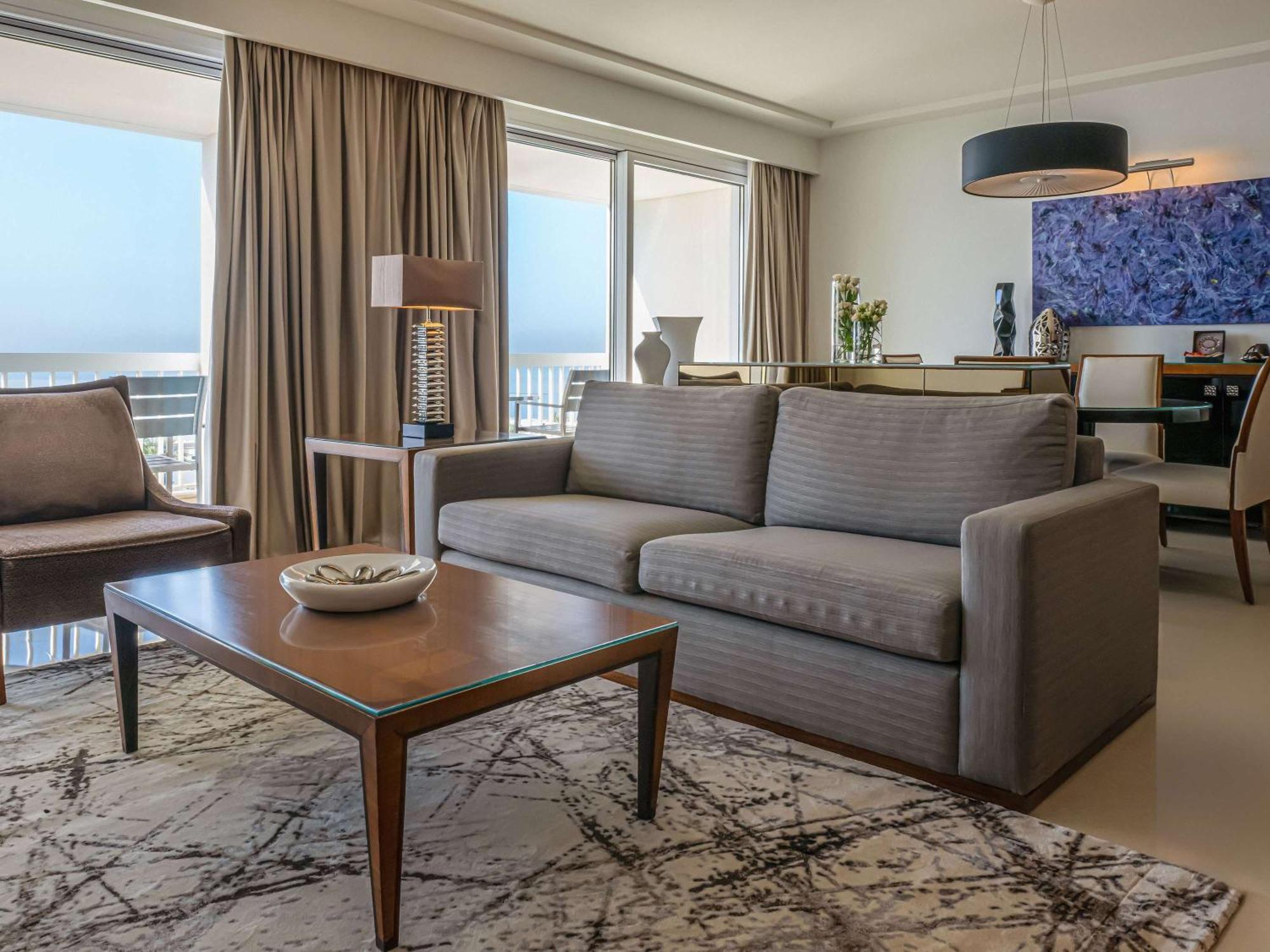 Moevenpick Hotel Бейрут Екстер'єр фото