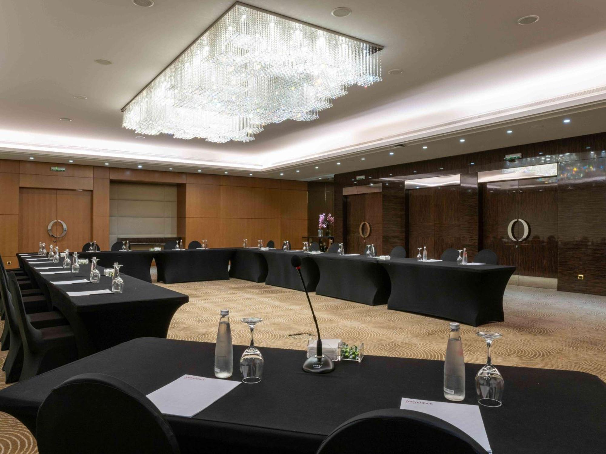 Moevenpick Hotel Бейрут Екстер'єр фото