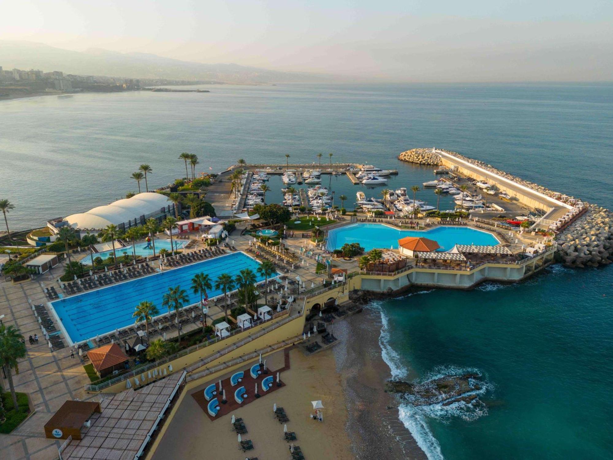 Moevenpick Hotel Бейрут Екстер'єр фото