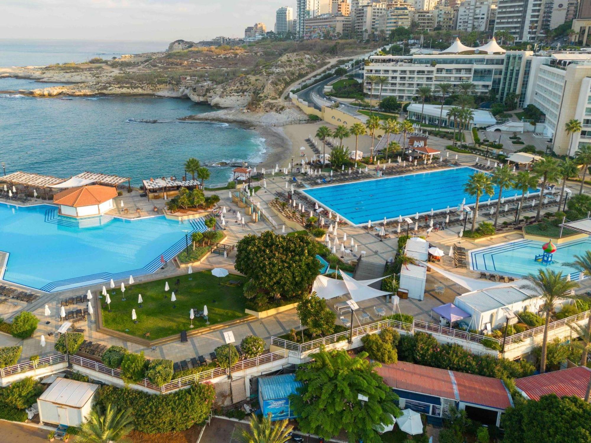 Moevenpick Hotel Бейрут Екстер'єр фото
